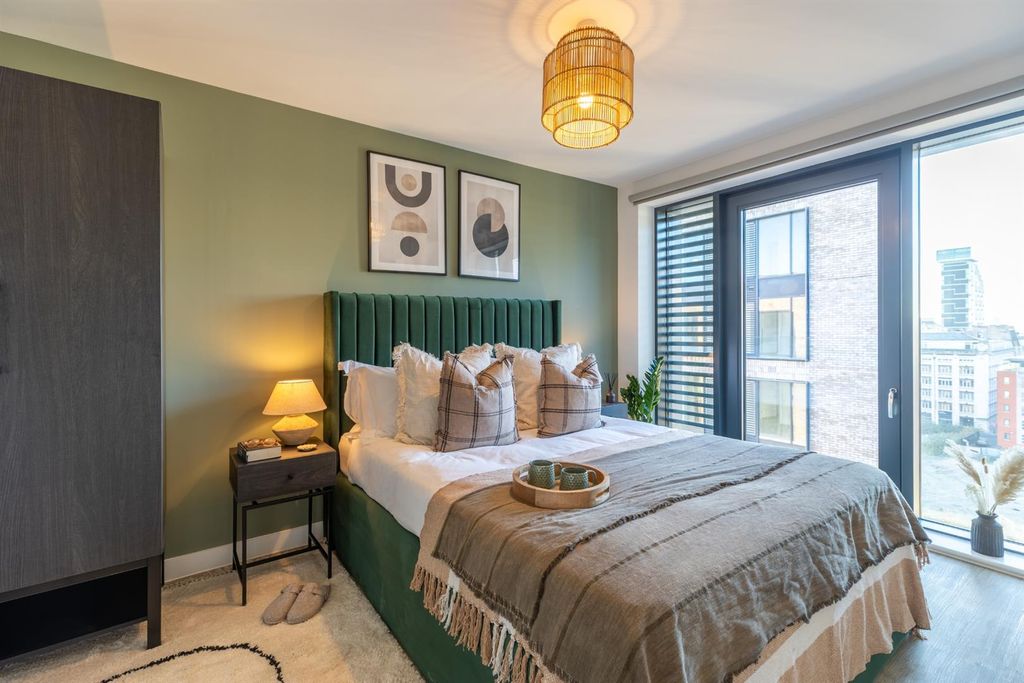 Property photo 3 of 22 2 Bed-34.Jpg