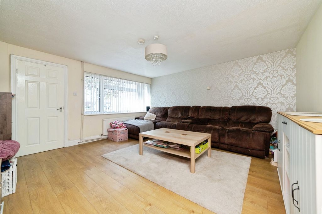 Property photo 3 of 15 Pbox-Img.Jpg