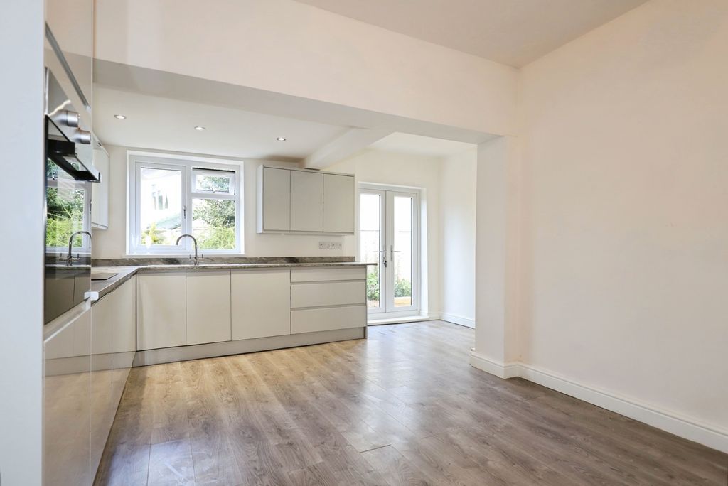 Property photo 2 of 22 Pbox-Img.Jpg