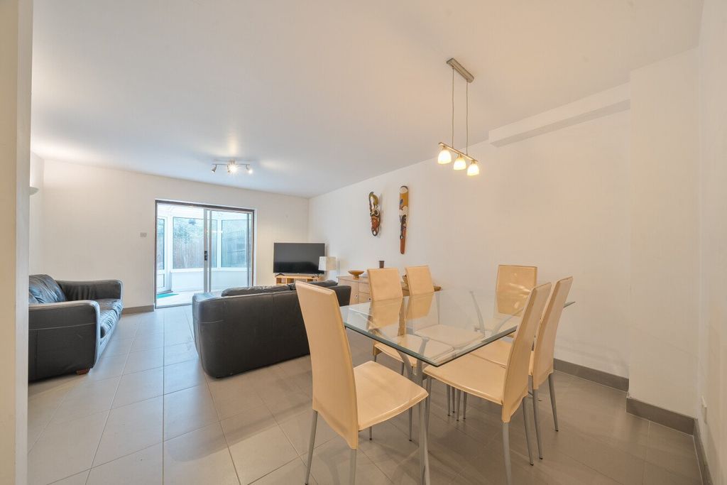 Property photo 3 of 21 Picture No. 05