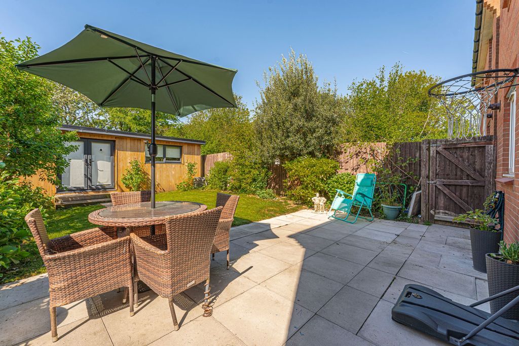 Property photo 3 of 43