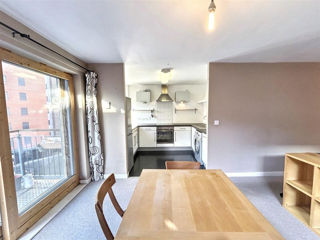 Property photo 3 of 11 Lounge/Diner