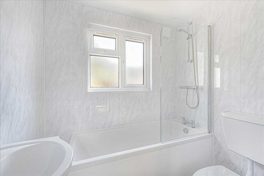 Property photo 3 of 13 Bathroom