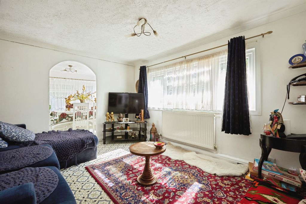 Property photo 3 of 27