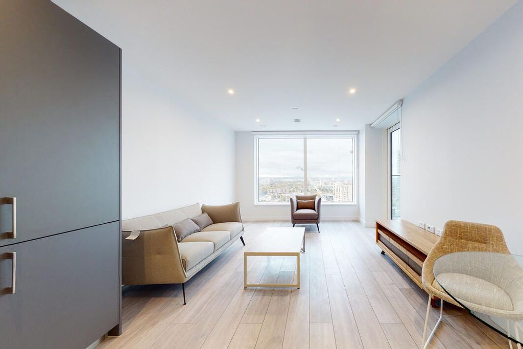 Property photo 2 of 21