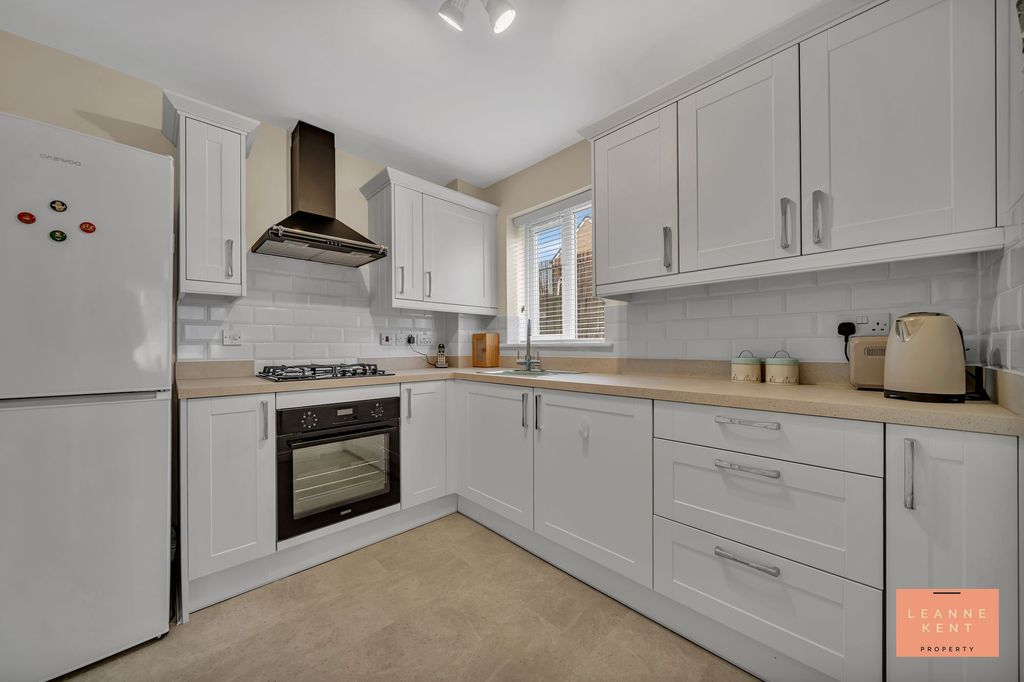 Property photo 3 of 36