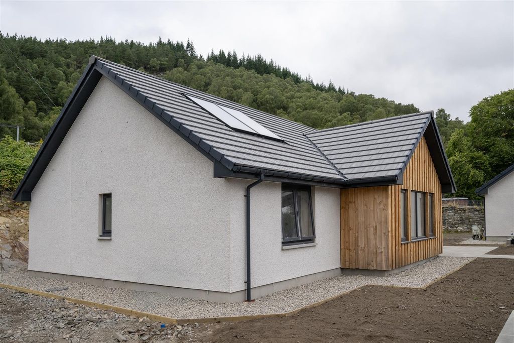 Property photo 3 of 15 MC1_1875.Jpg