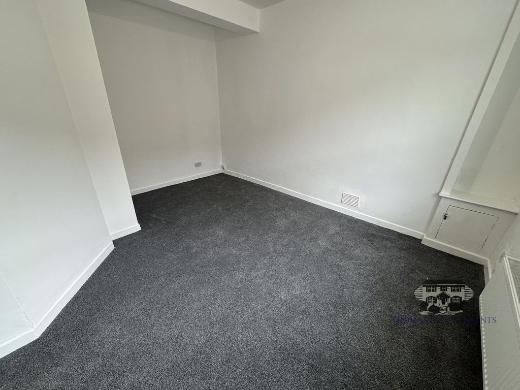 Property photo 2 of 14 Lounge