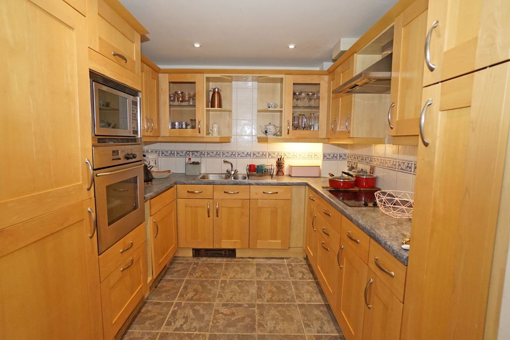 Property photo 3 of 25