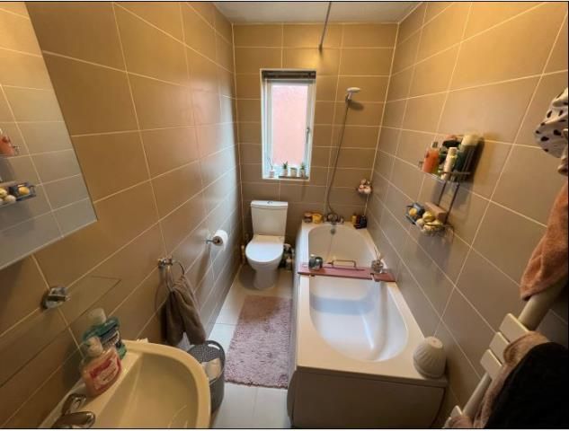 Property photo 3 of 7 Bathroom
