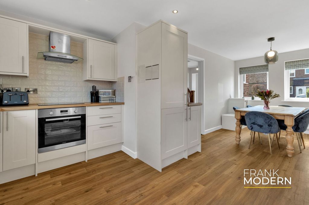 Property photo 2 of 45 Kitchen