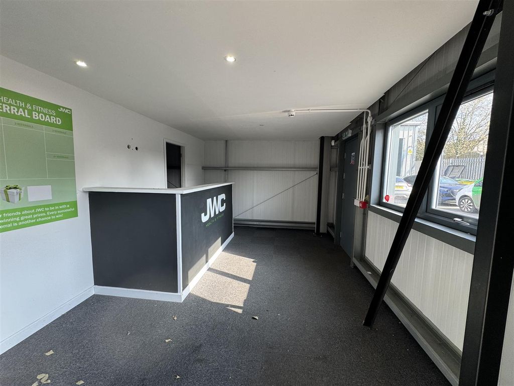 Property photo 3 of 6
