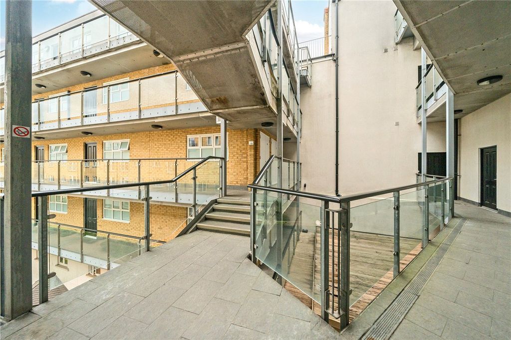 Property photo 3 of 20 Picture No. 04