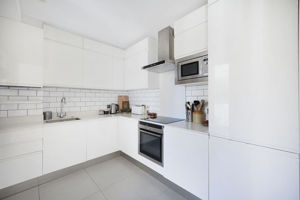 Property photo 3 of 20 Kitchen
