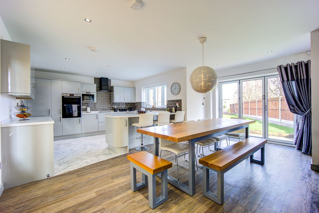 Property photo 2 of 49