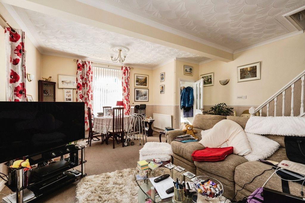Property photo 3 of 21 Pbox-Img.Jpg