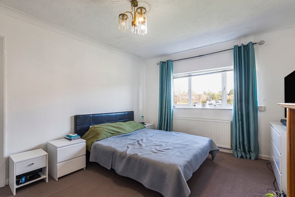 Property photo 2 of 13 Lounge