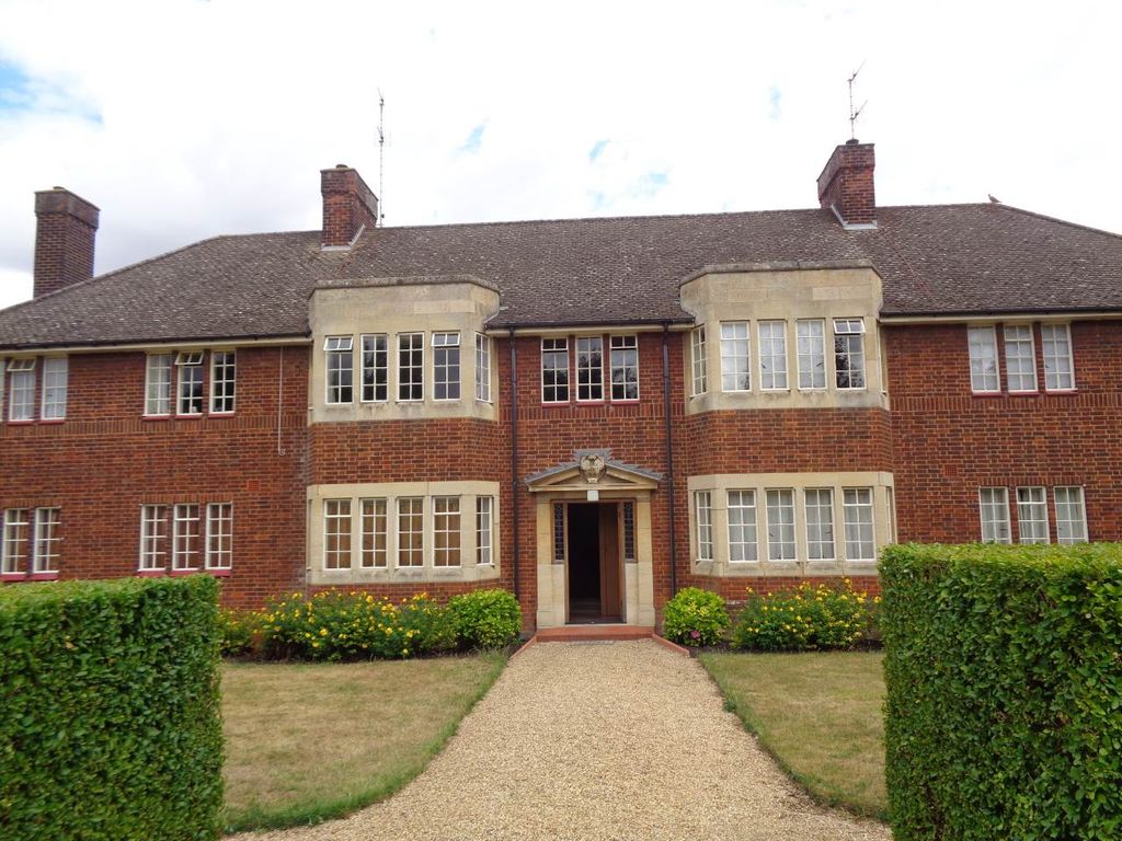 Property photo 1 of 11 Dean Court 5 Front 3