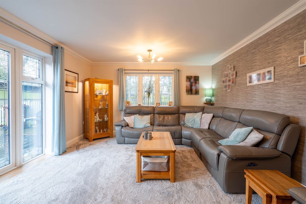 Property photo 3 of 32 2023516