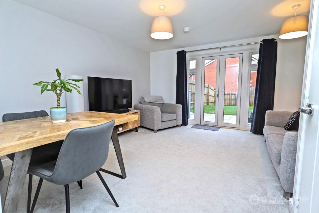 Property photo 2 of 20 4863353