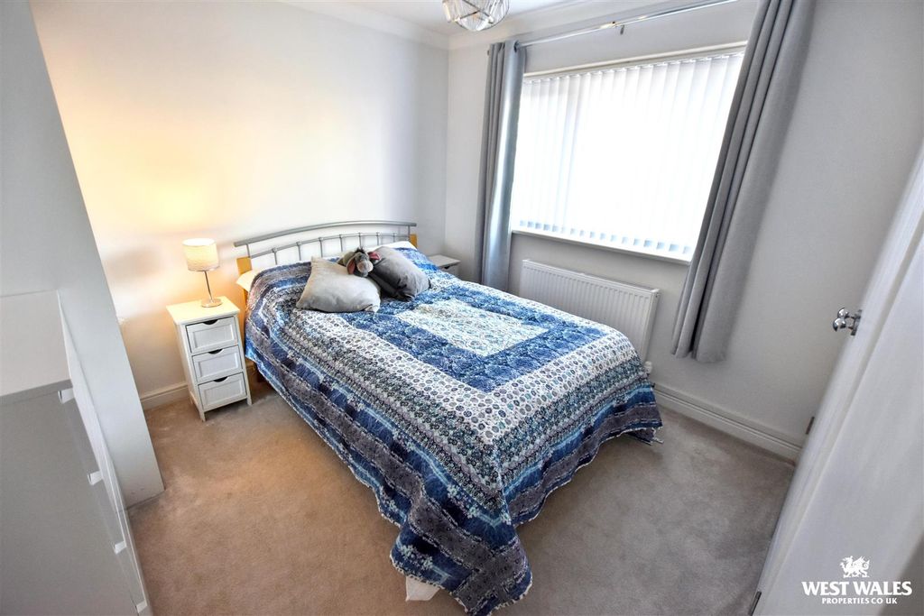 Additional image 11 of 3 bed detached bungalow for saleGateholm Avenue, Milford Haven SA73