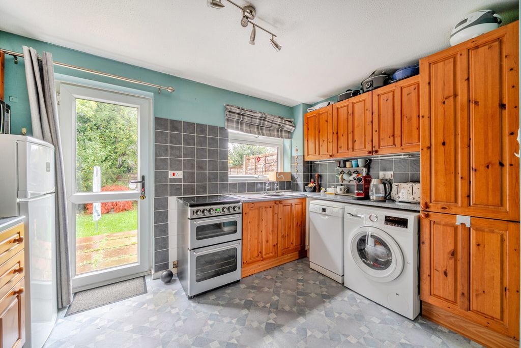 Property photo 2 of 21 1370913-1-68F6392...