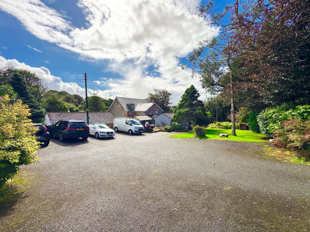 Property photo 3 of 17 Photo 10