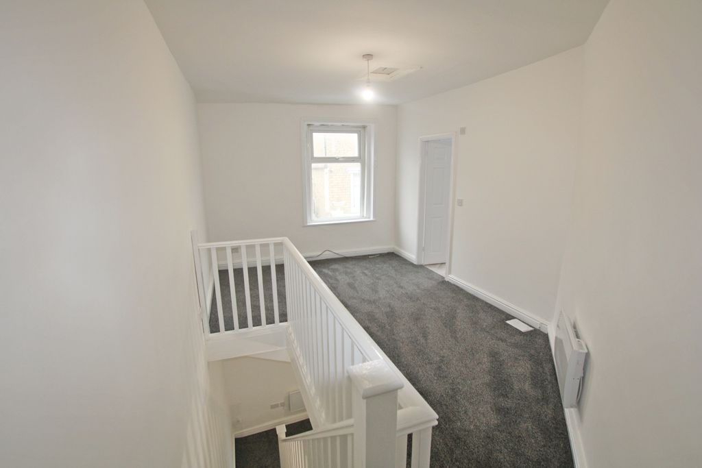 Property photo 3 of 4 3