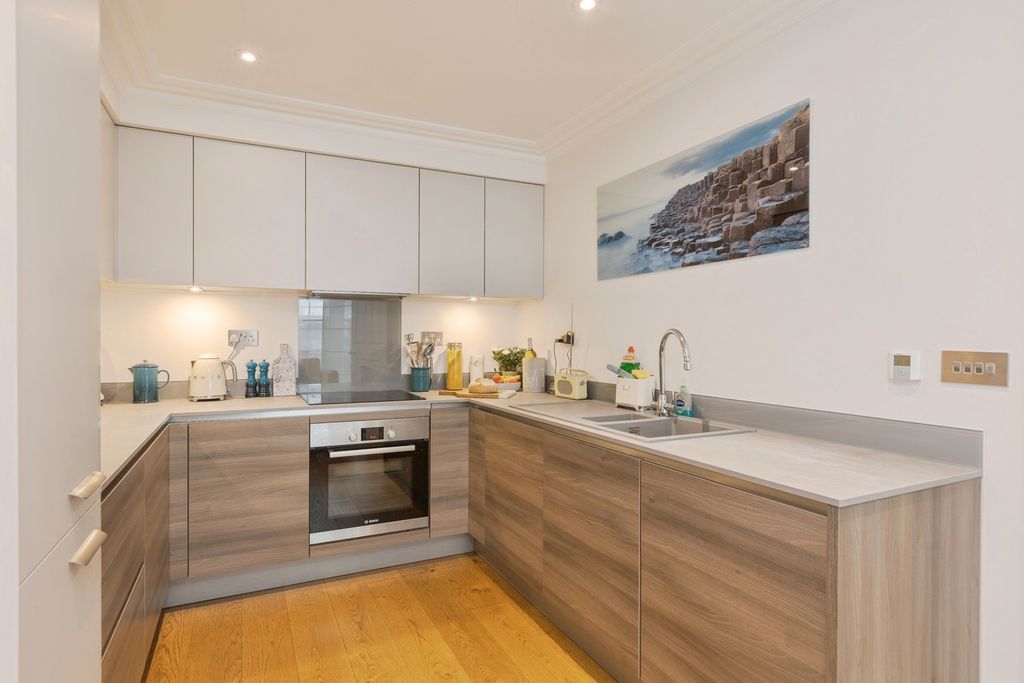 Property photo 3 of 19 Pbox-Img.Jpg