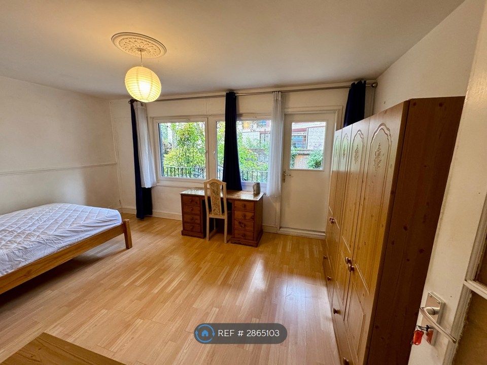 Property photo 3 of 11