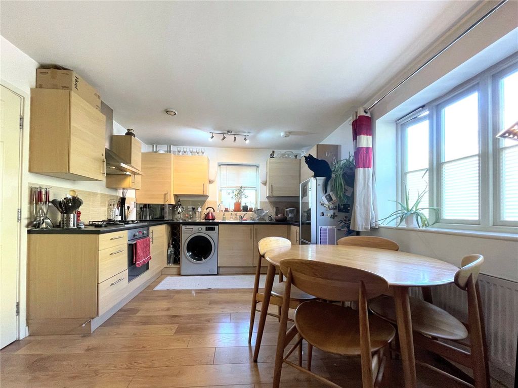 Property photo 3 of 10 Picture No. 04
