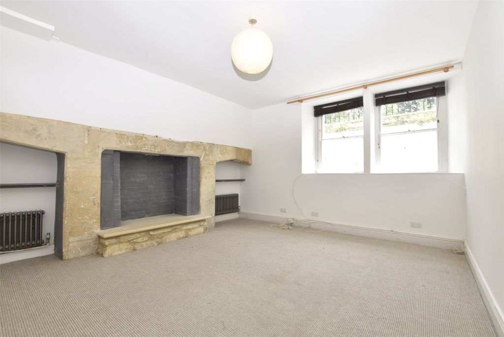 Property photo 2 of 10 Living Room
