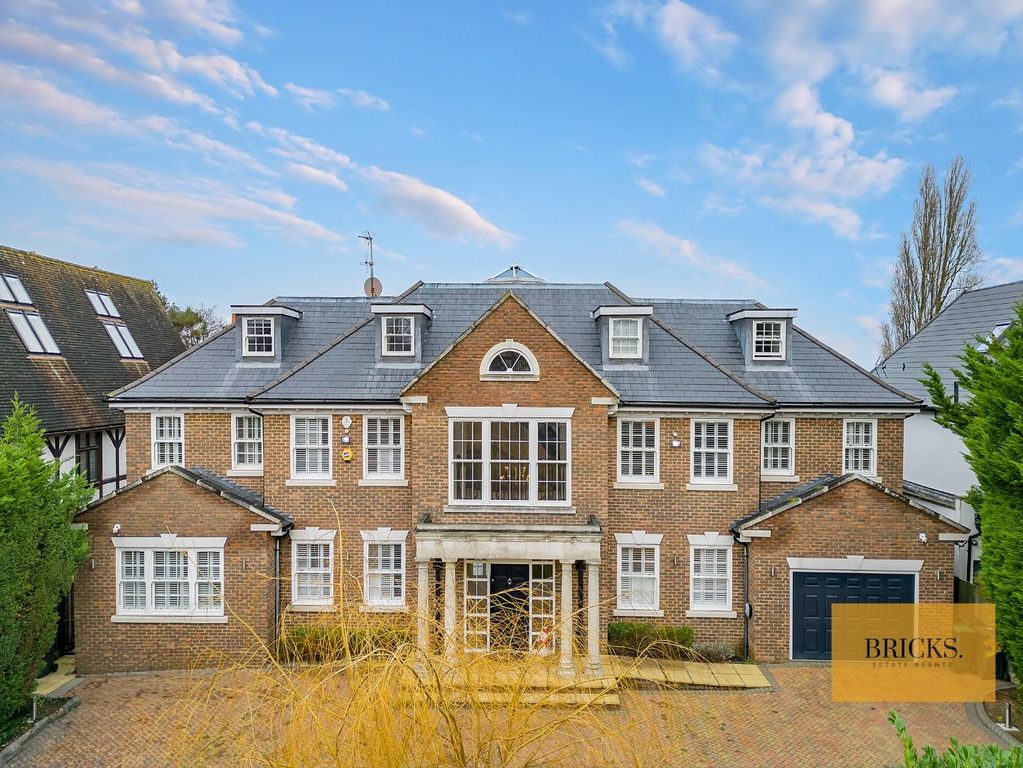 Property photo 1 of 50