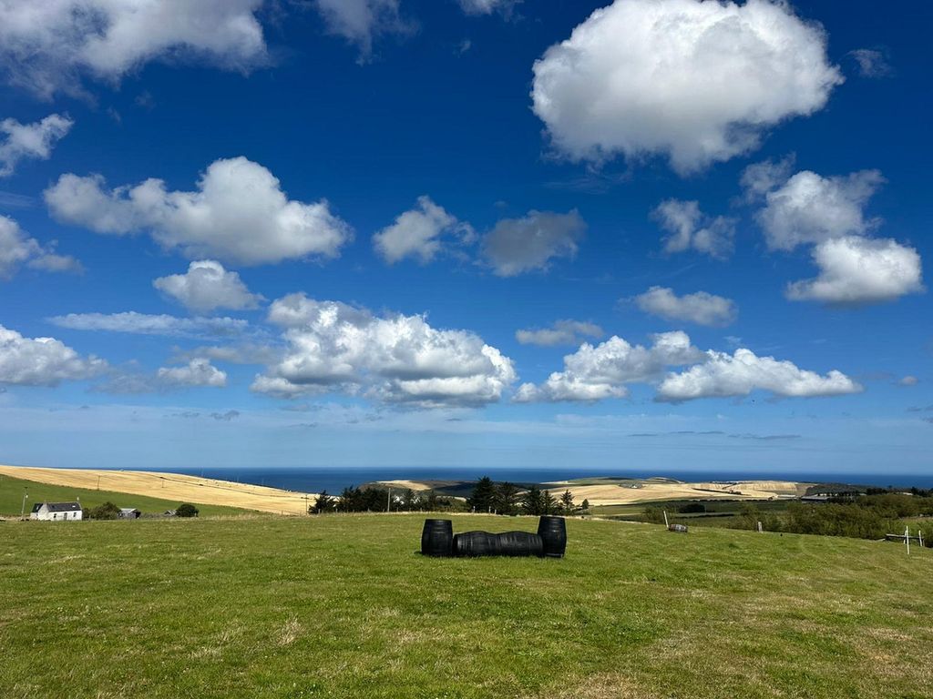 Property photo 3 of 37