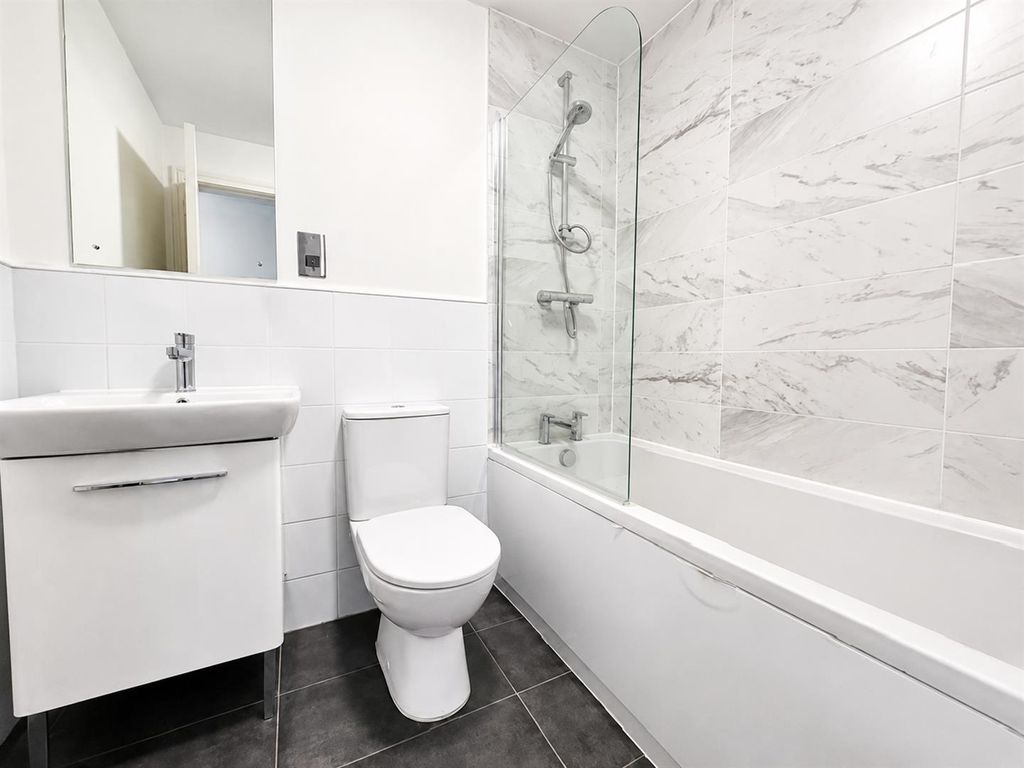 Property photo 3 of 6 Bathroom.Png