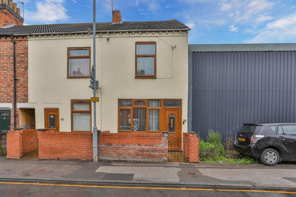 Property photo 1 of 17 Uxbridge Street