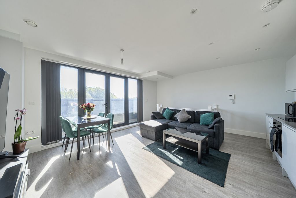Property photo 3 of 20 1448221-13-69Eb3F...