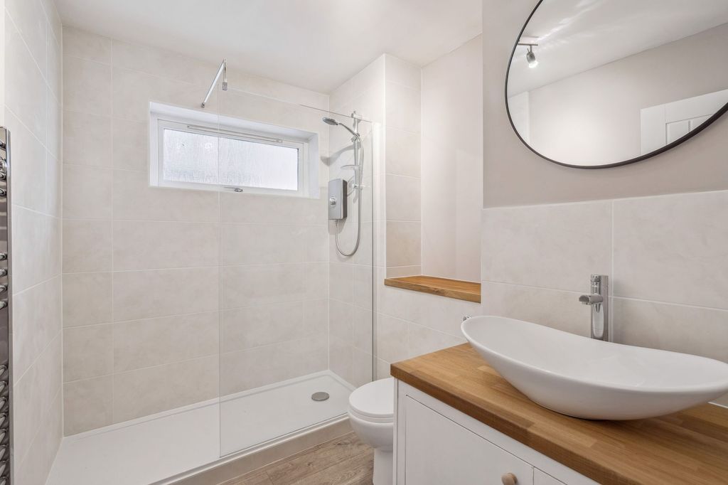 Property photo 3 of 16 Photo 10