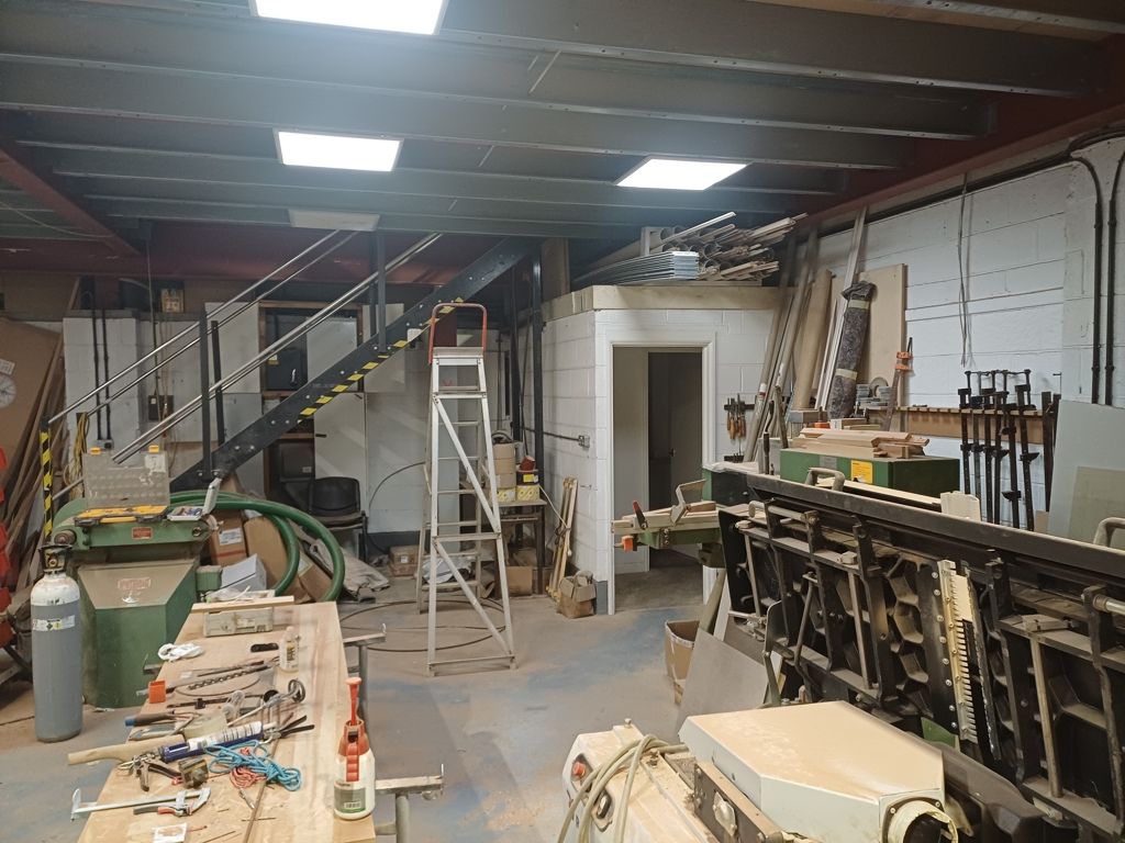 Property photo 3 of 6 Photo 6