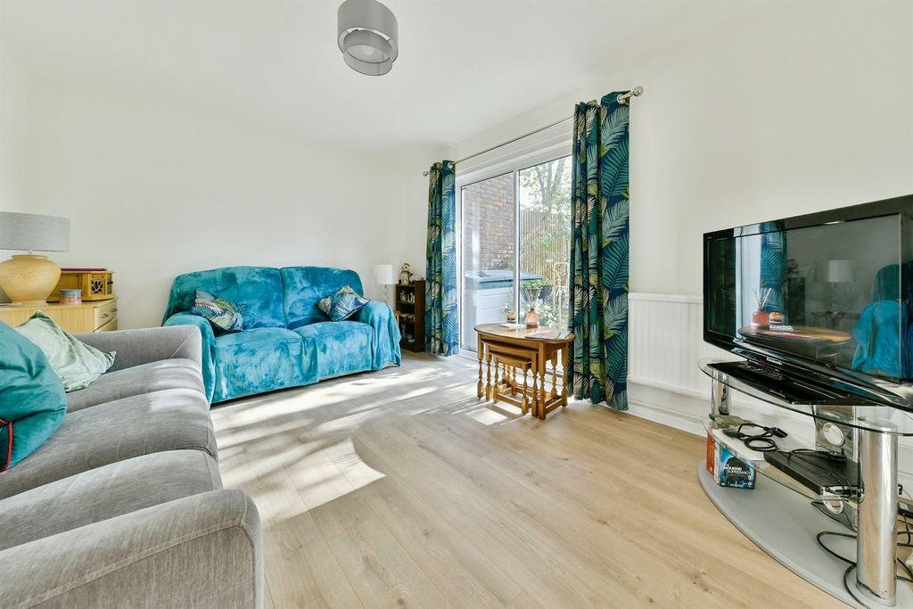 Property photo 3 of 17