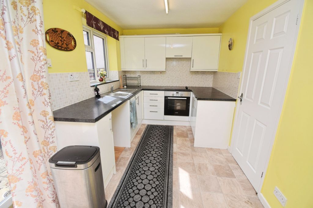 Property photo 2 of 7 F8c23Adb-Kit 20Breakfast