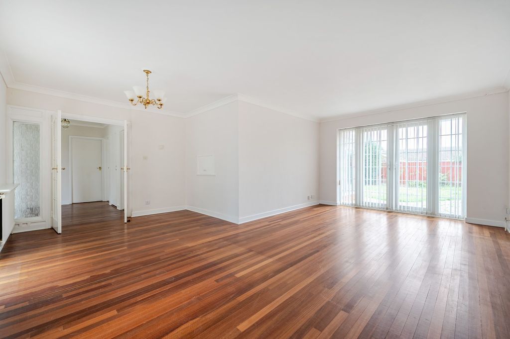 Property photo 2 of 14 Living Room/ Dining Room
