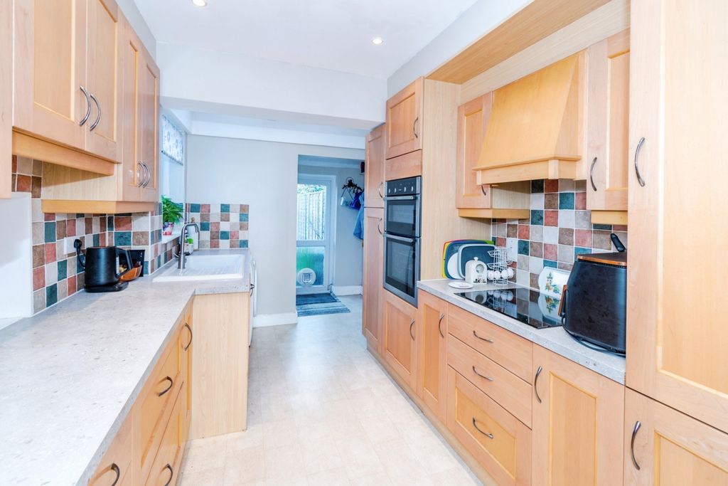 Property photo 2 of 20 Pbox-Img.Jpg