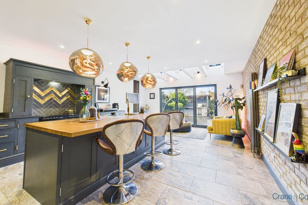 Property photo 2 of 50