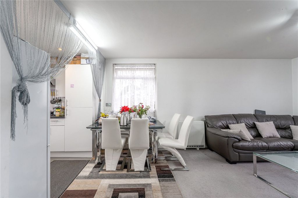 Property photo 2 of 25 Picture No. 24