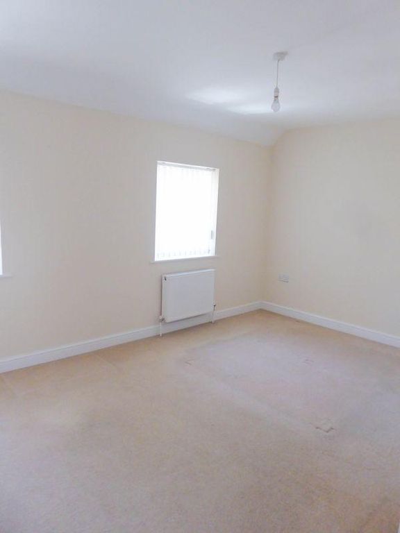 Property photo 3 of 9 Bedroom 1