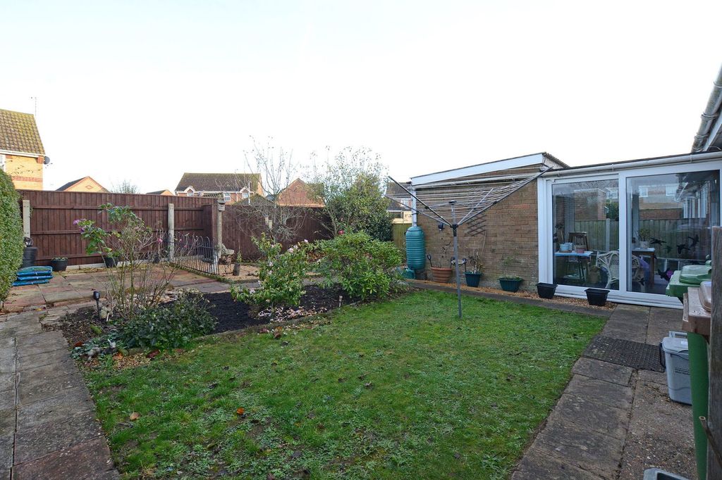 Property photo 3 of 12 3 - Garden