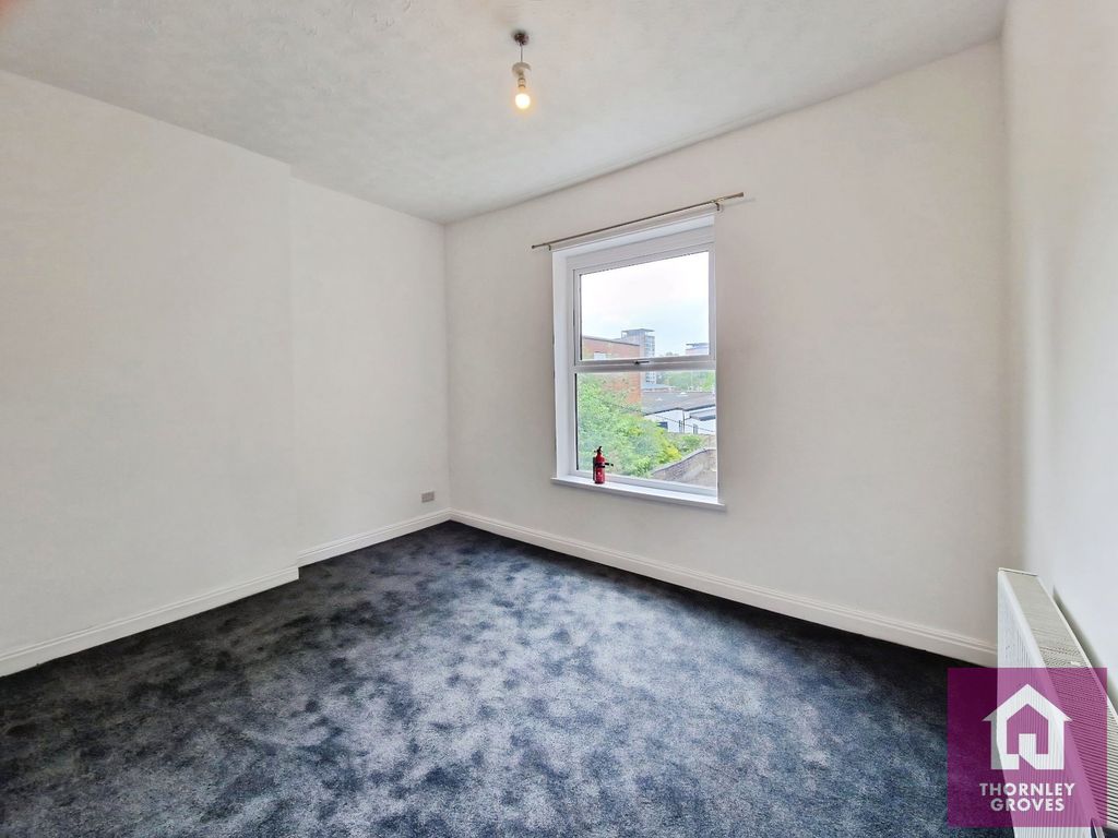 Property photo 3 of 7 Picture No. 14