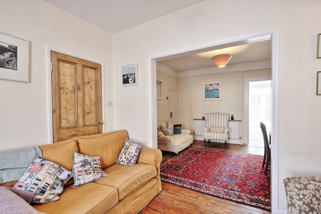 Property photo 3 of 24 10