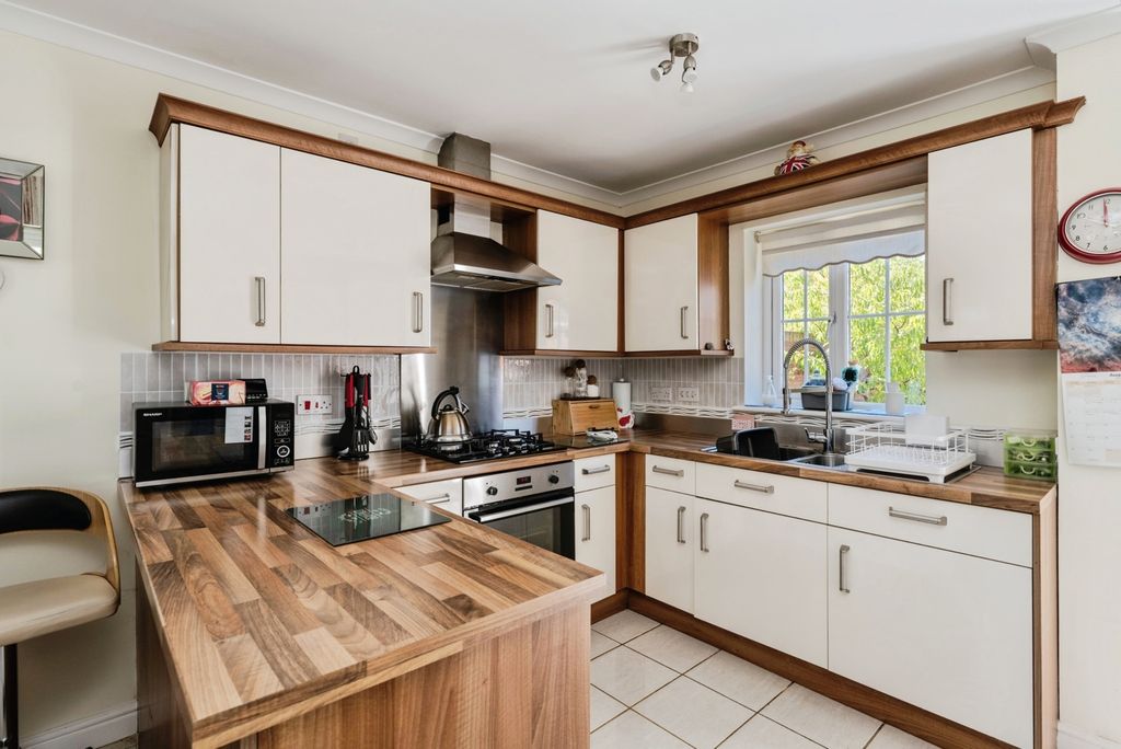 Property photo 3 of 20 Pbox-Img.Jpg